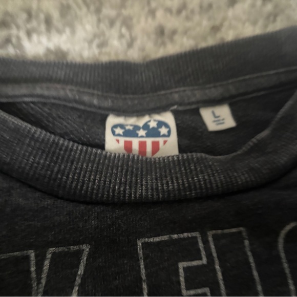 Pink Floyd Graphic Cropped Crewneck Sweatshirt Charcoal Black Size: Large - Picture 4 of 5